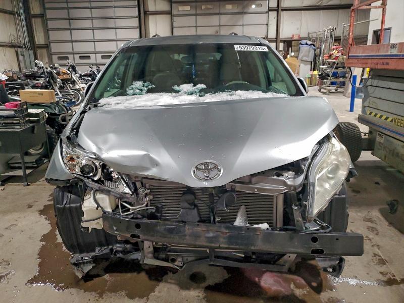 Photo 5 from auction – 2014 TOYOTA SIENNA LE with VIN 5TDKK3DC4ES430918