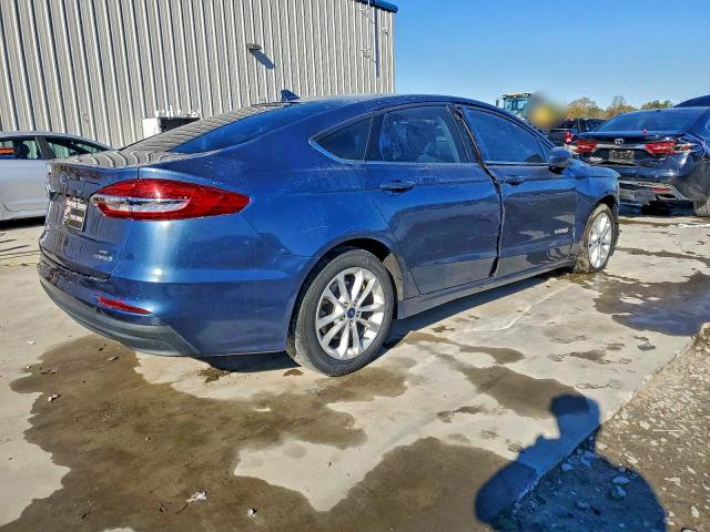 Photo 3 from auction – 2019 FORD FUSION with VIN 3FA6P0LU1KR242017