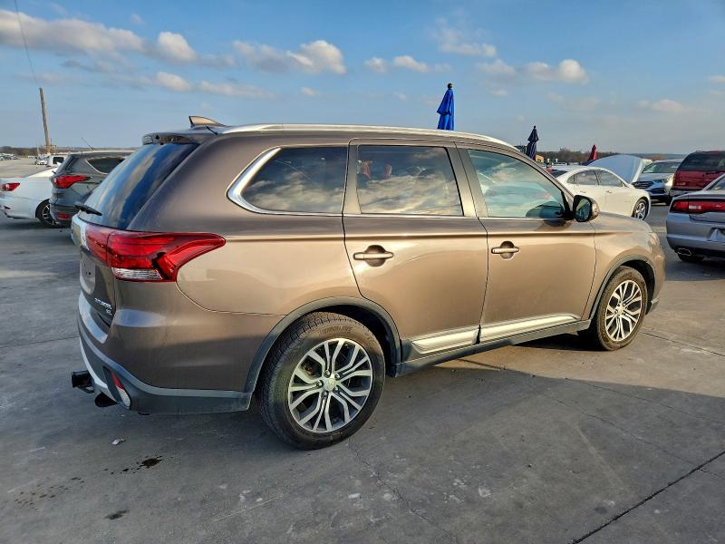 Photo 3 from auction – 2017 MITSUBISHI OUTLANDER with VIN JA4AZ3A35HZ029161