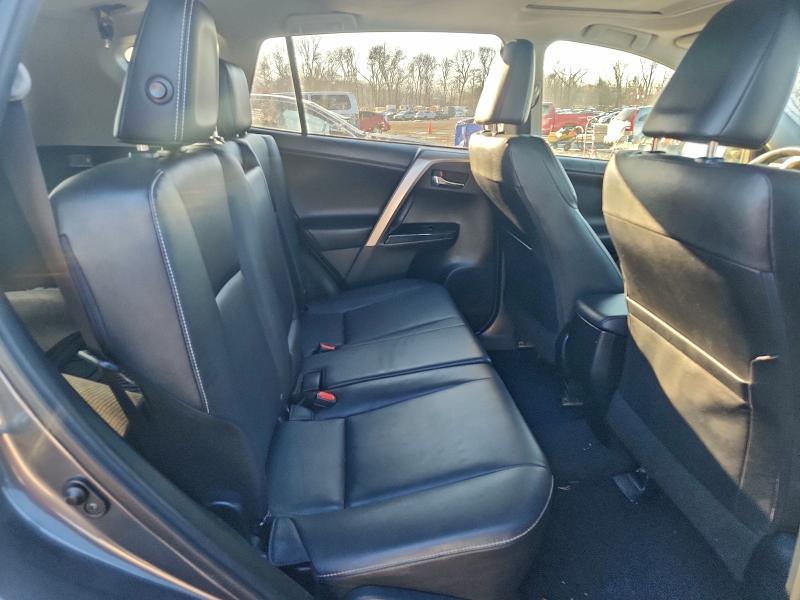 Photo 11 from auction – 2016 TOYOTA RAV4 LIMIT with VIN JTMDFREV0GD180592