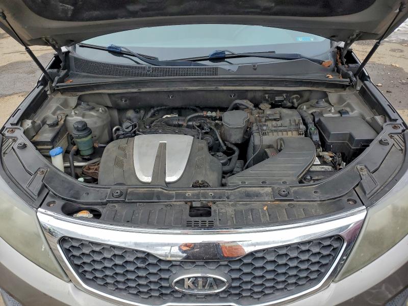 Photo 12 from auction – 2011 KIA SORENTO BA with VIN 5XYKTDA20BG100765