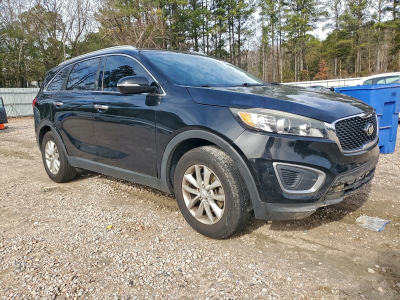 Photo 4 from auction – 2016 KIA SORENTO LX with VIN 5XYPG4A36GG112705