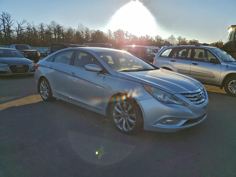 Photo 4 from auction – 2012 HYUNDAI SONATA with VIN 5NPEC4AB4CH478790