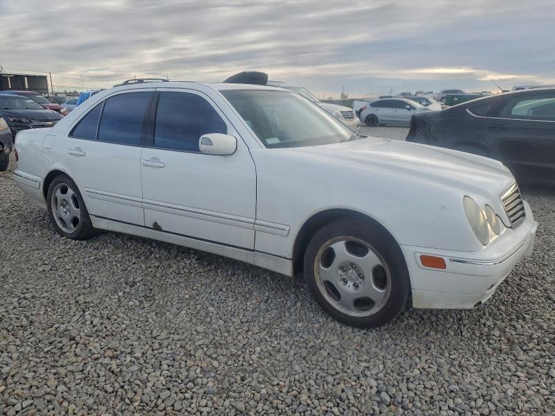Photo 4 from auction – 2000 MERCEDES-BENZ E 430 with VIN WDBJF70J9YA970342