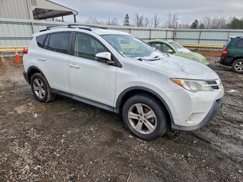 Photo 4 from auction – 2013 TOYOTA RAV4 XLE with VIN JTMRFREV4DD043897