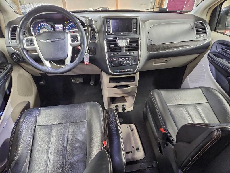 Photo 8 from auction – 2016 CHRYSLER TOWN & COU with VIN 2C4RC1BG6GR290727