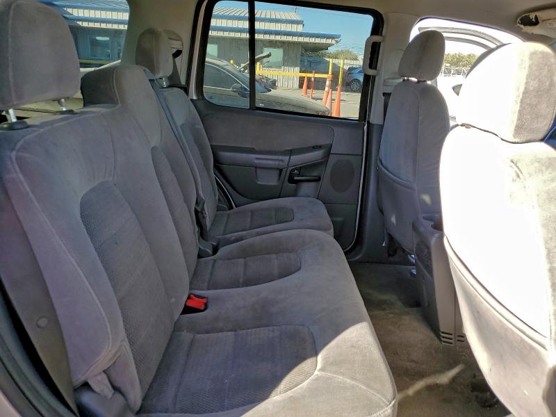 Photo 11 from auction – 2005 FORD EXPLORER X with VIN 1FMZU63E05ZA32578