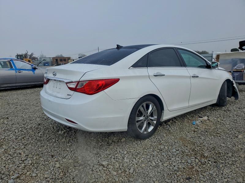 Photo 3 from auction – 2013 HYUNDAI SONATA with VIN 5NPEC4AC5DH669094
