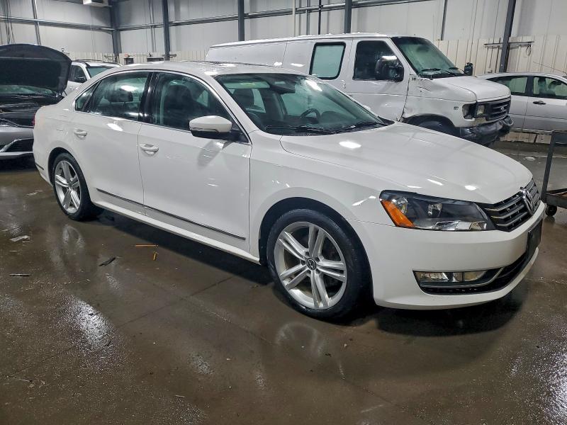 Photo 4 from auction – 2015 VOLKSWAGEN PASSAT SEL with VIN 1VWCV7A31FC095284