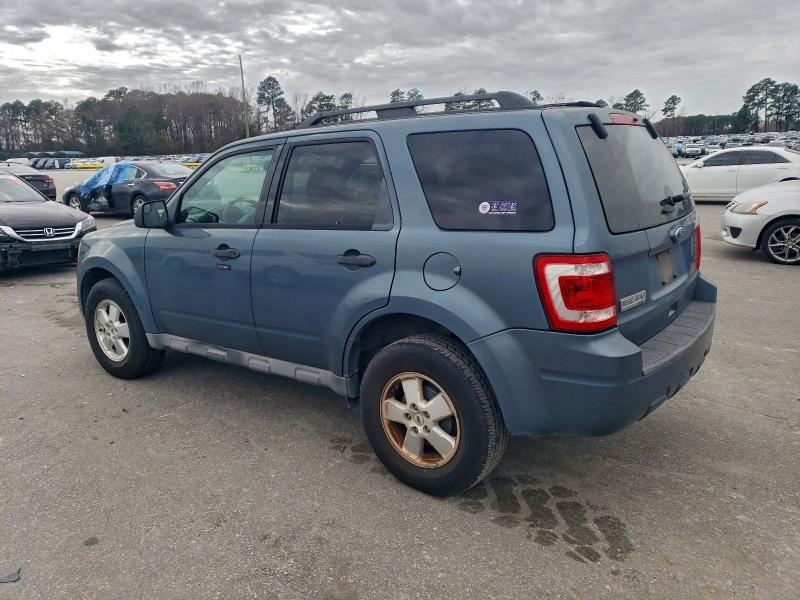 Photo 2 from auction – 2011 FORD ESCAPE XLT with VIN 1FMCU0D73BKC08501