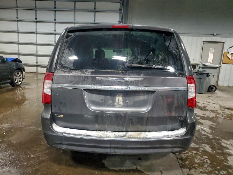 Photo 6 from auction – 2016 CHRYSLER TOWN & COU with VIN 2C4RC1BG6GR289979