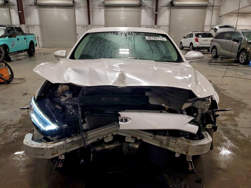 Photo 5 from auction – 2017 FORD FUSION SE with VIN 3FA6P0HD4HR185944