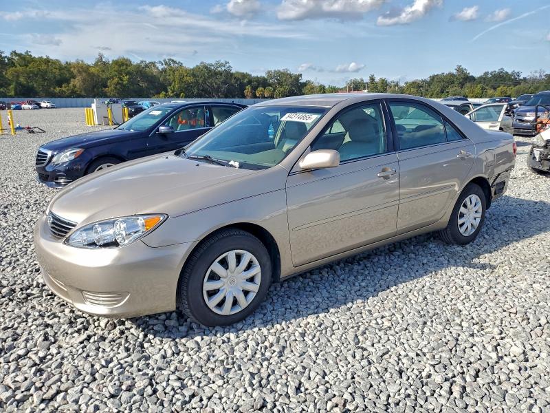 TOYOTA CAMRY LE 2005 with VIN 4T1BE32K75U990800 - Photo from auction