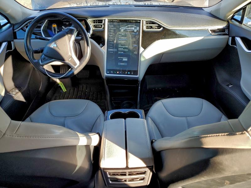 Photo 8 from auction – 2013 TESLA MODEL S with VIN 5YJSA1CG9DFP23499