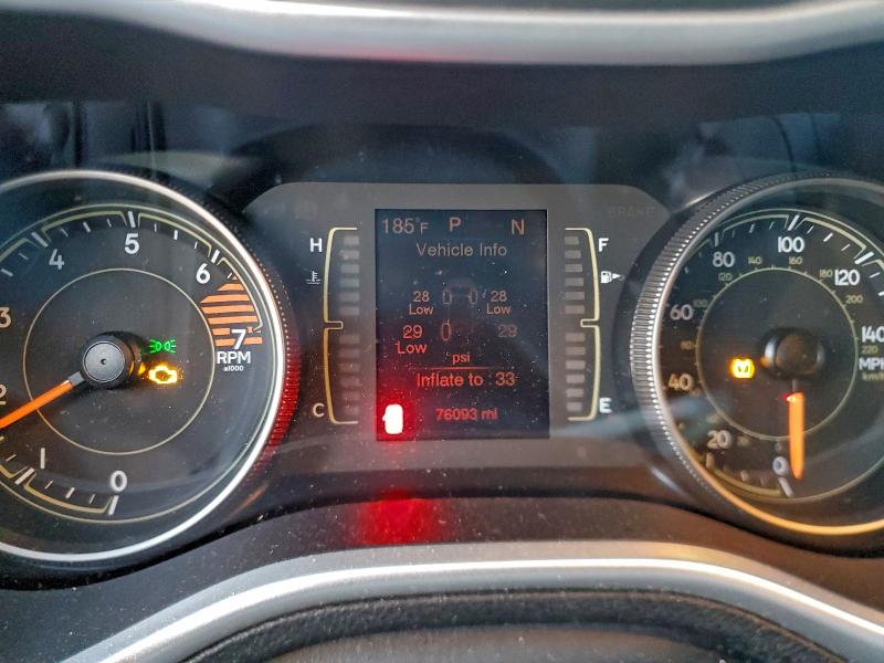 Photo 9 from auction – 2018 JEEP CHEROKEE with VIN 1C4PJLLB1JD563448