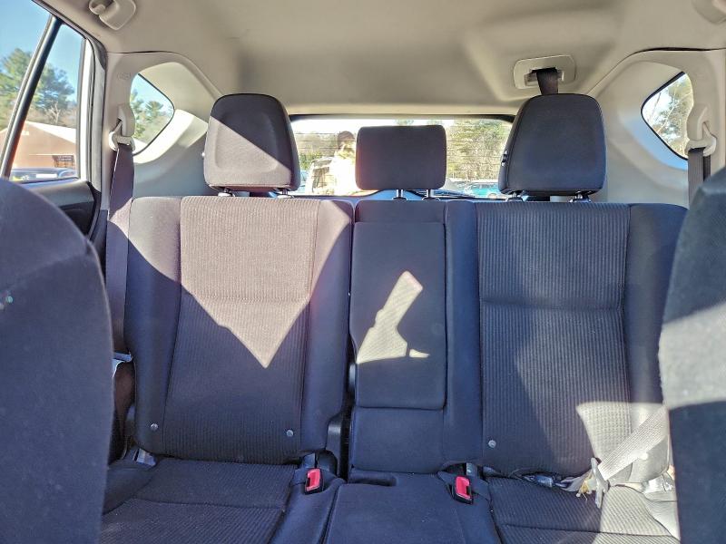 Photo 10 from auction – 2015 TOYOTA RAV4 LE with VIN JTMBFREV4FD127593