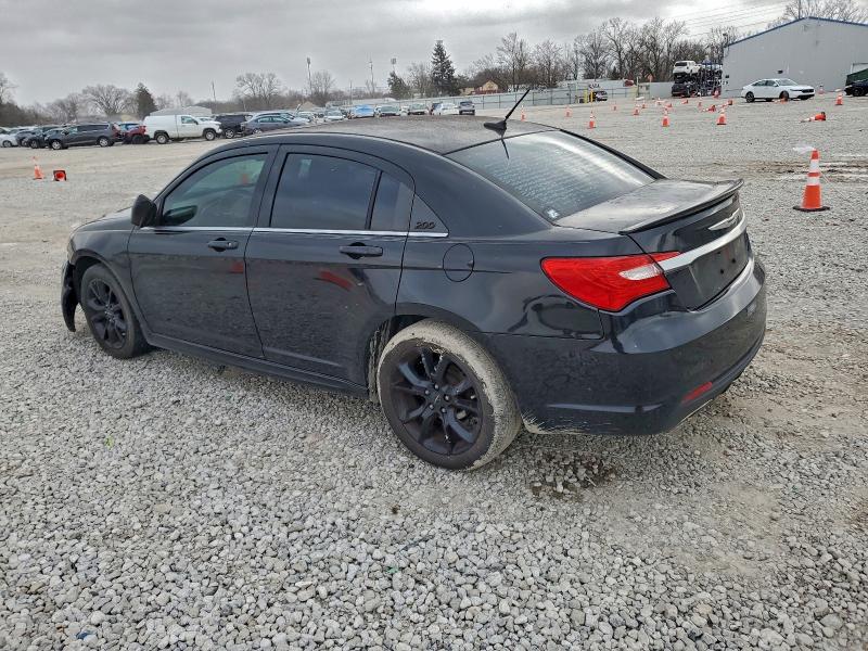 Photo 2 from auction – 2014 CHRYSLER 200 LIMITE with VIN 1C3CCBCGXEN183625