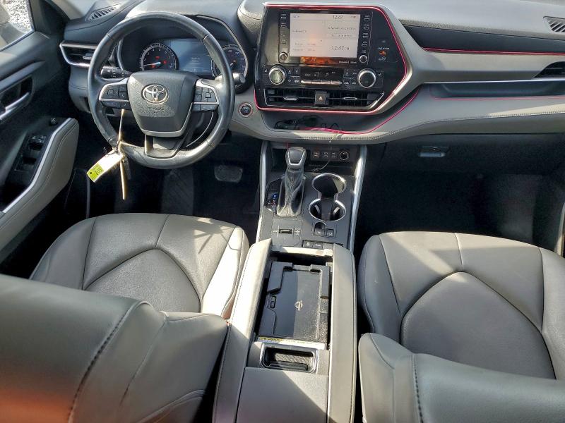 Photo 8 from auction – 2022 TOYOTA HIGHLANDER with VIN 5TDGZRAH3NS093792