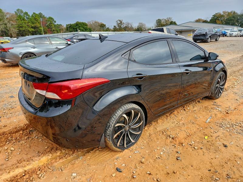 Photo 3 from auction – 2013 HYUNDAI ELANTRA GL with VIN KMHDH4AE6DU728993