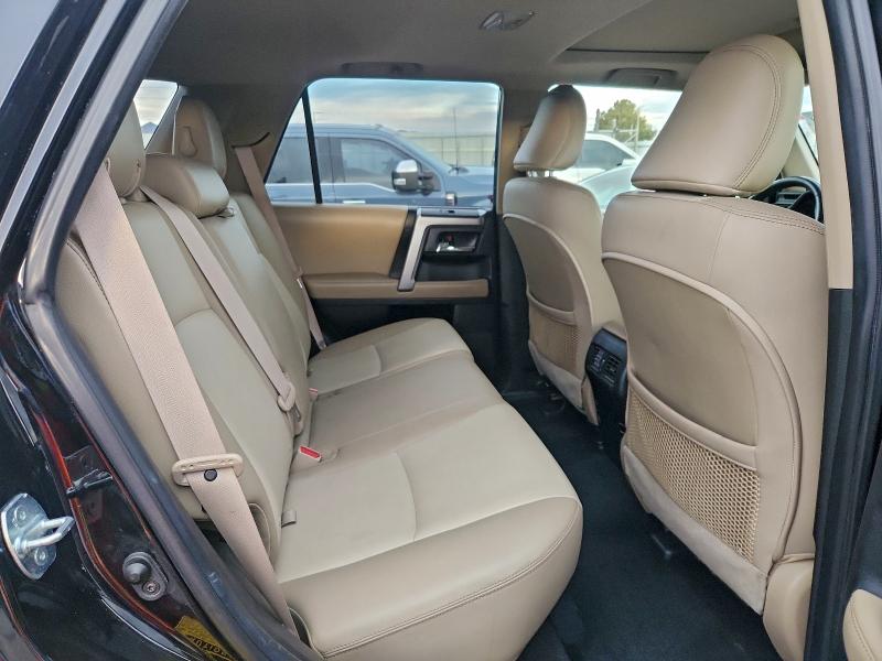 Photo 10 from auction – 2018 TOYOTA 4RUNNER SR with VIN JTEBU5JR2J5533264