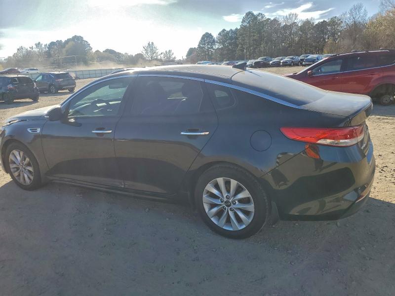 Photo 2 from auction – 2017 KIA OPTIMA EX with VIN 5XXGU4L34HG156441