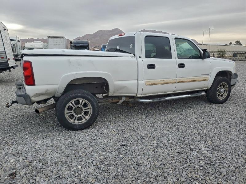 Photo 3 from auction – 2003 CHEVROLET SILVERADO with VIN 1GCHC23U83F239298