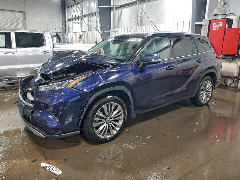 TOYOTA HIGHLANDER 2020 with VIN 5TDFZRBH4LS028098 - Photo from auction