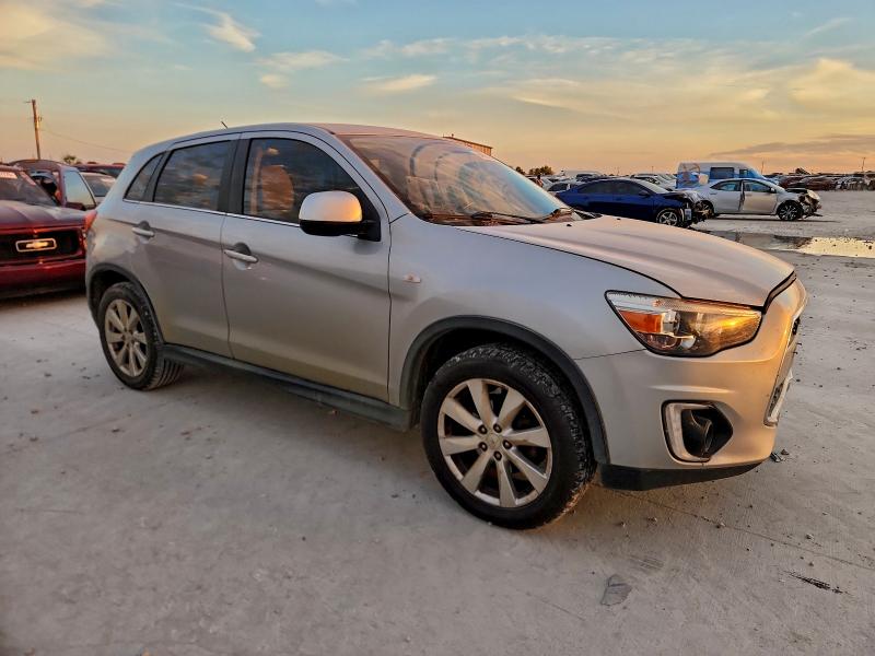 Фото 4 с аукциона – 2015 MITSUBISHI OUTLANDER с VIN 4A4AP4AU6FE047238