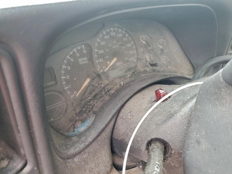 Photo 9 from auction – 2002 CHEVROLET SILVERADO with VIN 1GCEC14V82Z203824