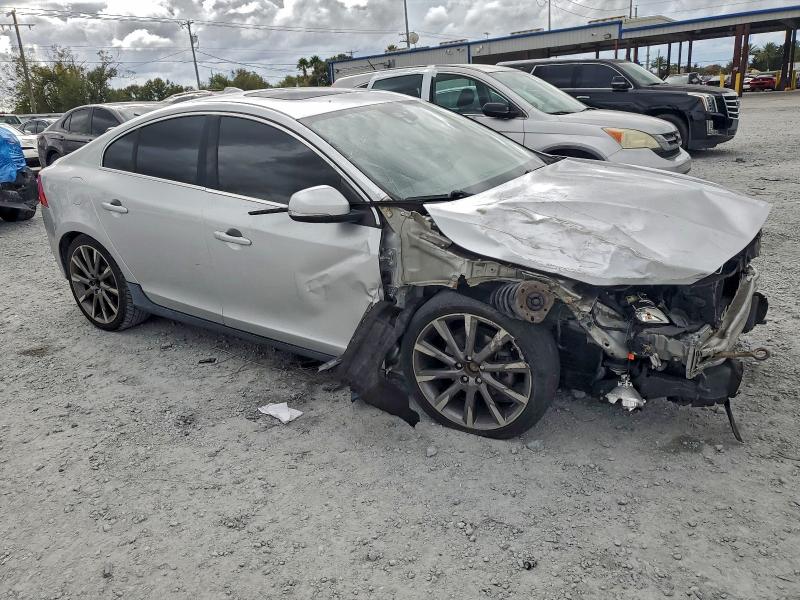Photo 4 from auction – 2015 VOLVO S60 PREMIE with VIN YV140MFK5F1346642