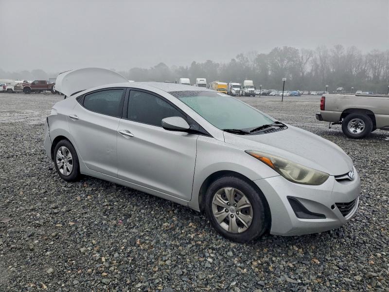 Photo 4 from auction – 2016 HYUNDAI ELANTRA SE with VIN 5NPDH4AE2GH772900