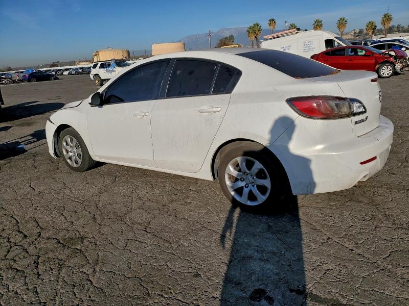 Zdjęcie 2 z aukcji – 2013 MAZDA 3 I z VIN JM1BL1TG2D1815184