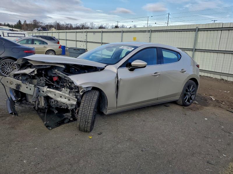 MAZDA 3 PREMIUM 2023 with VIN JM1BPAMM8P1608182 - Photo from auction