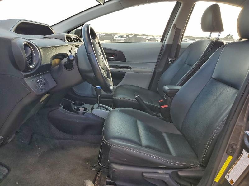 Photo 7 from auction – 2014 TOYOTA PRIUS C with VIN JTDKDTB3XE1567453