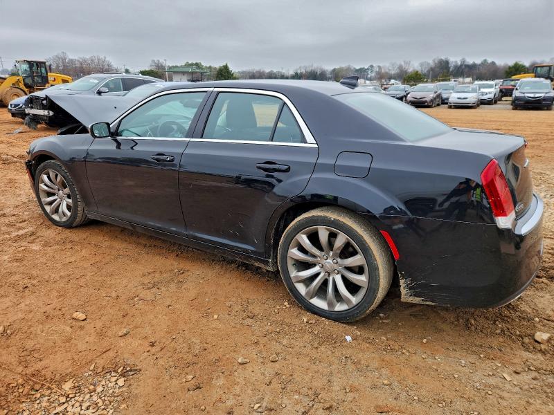 Photo 2 from auction – 2019 CHRYSLER 300 TOURIN with VIN 2C3CCAAG0KH612353
