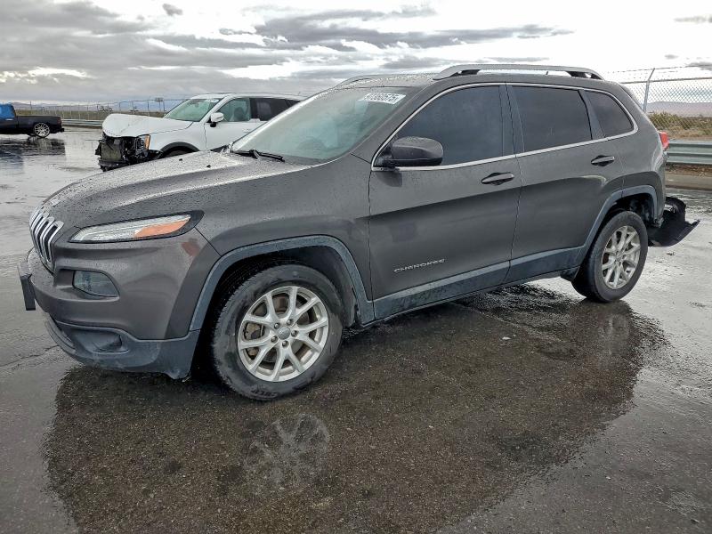 JEEP CHEROKEE L 2015 with VIN 1C4PJLCB1FW682967 - Photo from auction