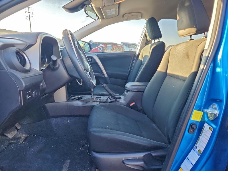 Photo 7 from auction – 2018 TOYOTA RAV4 LE with VIN 2T3BFREV2JW836471