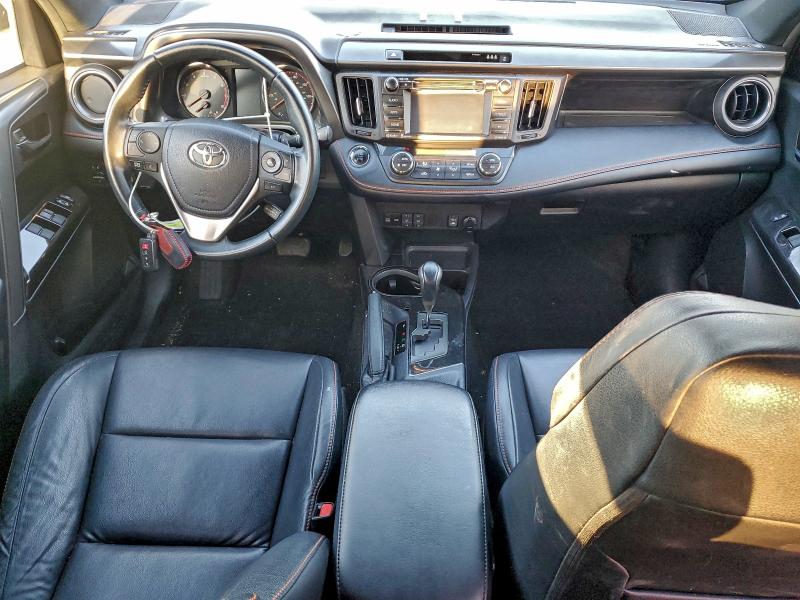 Photo 8 from auction – 2018 TOYOTA RAV4 SE with VIN 2T3NFREV8JW474529