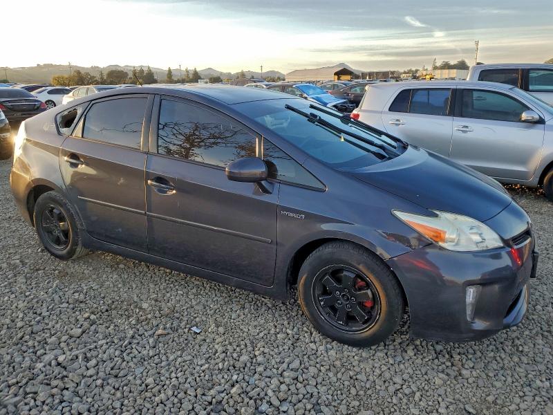 Photo 4 from auction – 2014 TOYOTA PRIUS with VIN JTDKN3DU1E1774963