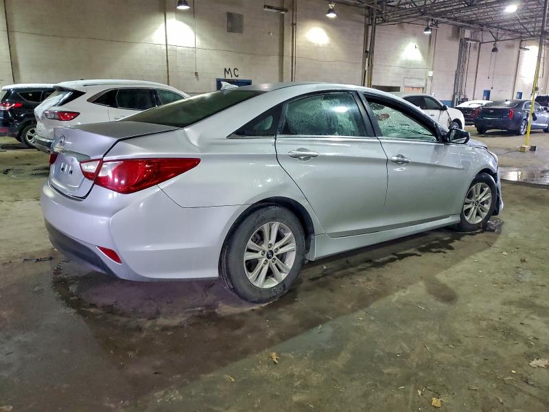 Photo 3 from auction – 2014 HYUNDAI SONATA GLS with VIN 5NPEB4AC5EH867243