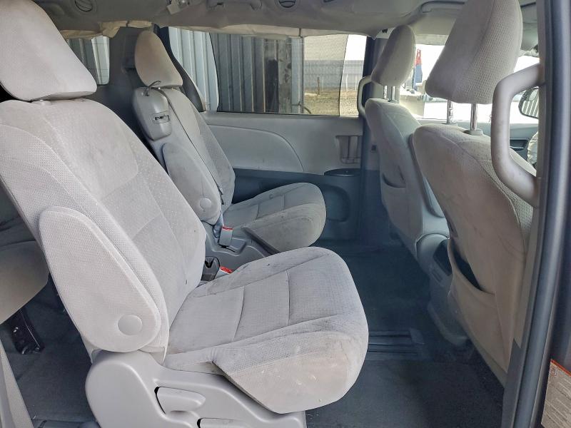 Photo 11 from auction – 2015 TOYOTA SIENNA LE with VIN 5TDKK3DC7FS670238