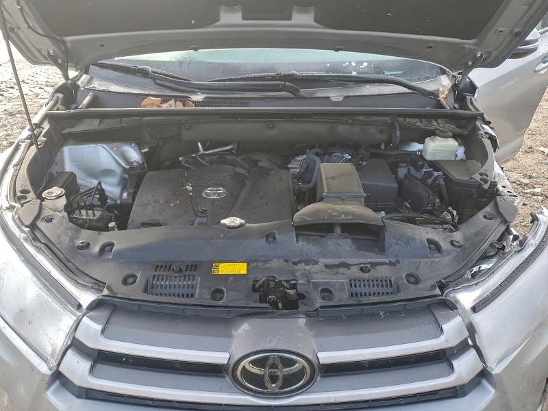 Photo 12 from auction – 2018 TOYOTA HIGHLANDER with VIN 5TDBZRFH3JS894297