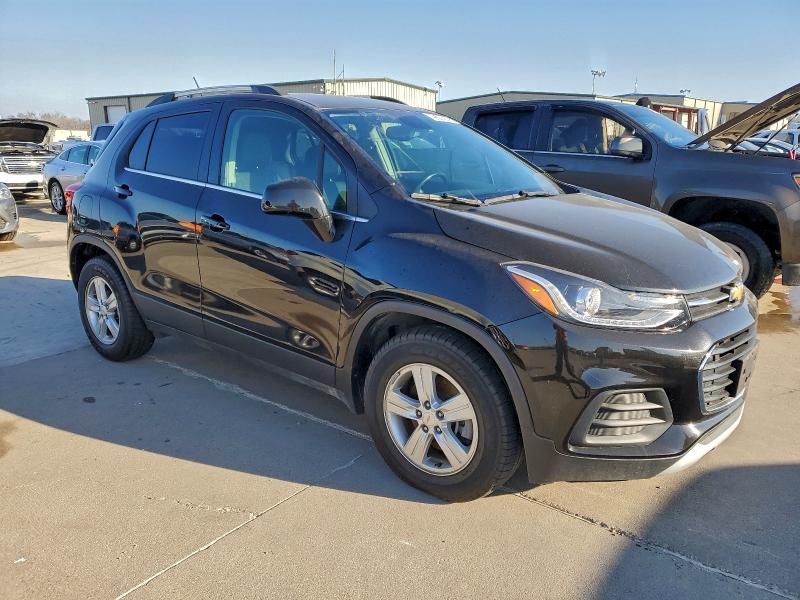 Photo 4 from auction – 2020 CHEVROLET TRAX 1LT with VIN KL7CJLSB6LB327907