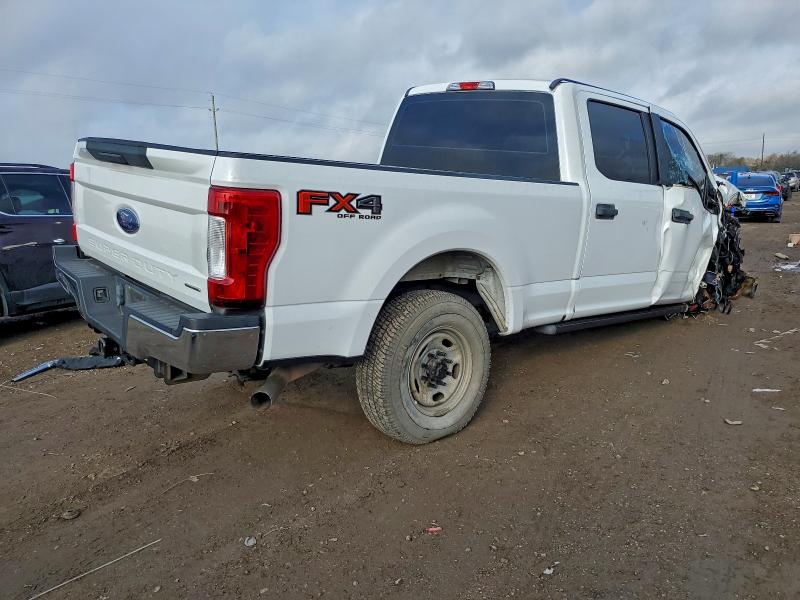 Zdjęcie 3 z aukcji – 2017 FORD F250 SUPER z VIN 1FT7W2B66HED25762