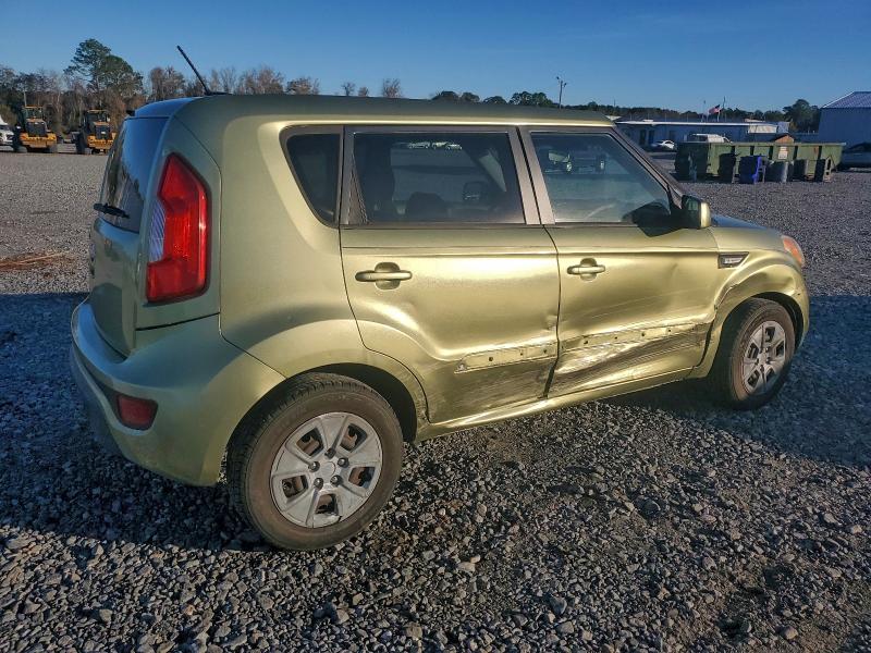 Photo 3 from auction – 2013 KIA SOUL with VIN KNDJT2A54D7597796