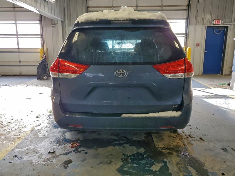 Photo 6 from auction – 2014 TOYOTA SIENNA LE with VIN 5TDKK3DC9ES454504