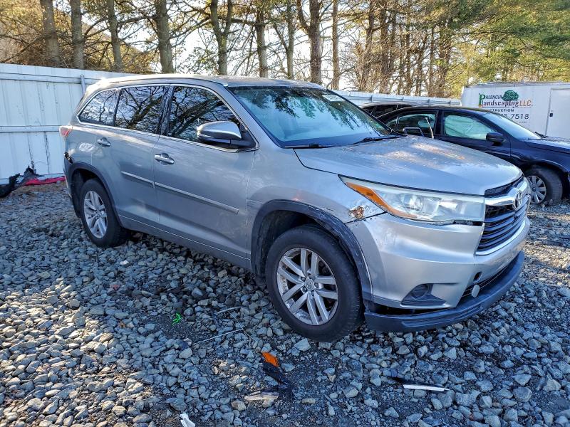 Photo 4 from auction – 2015 TOYOTA HIGHLANDER with VIN 5TDZARFH1FS012296