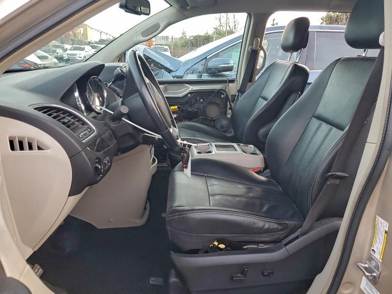 Photo 7 from auction – 2014 CHRYSLER TOWN & COU with VIN 2C4RC1BG3ER211012