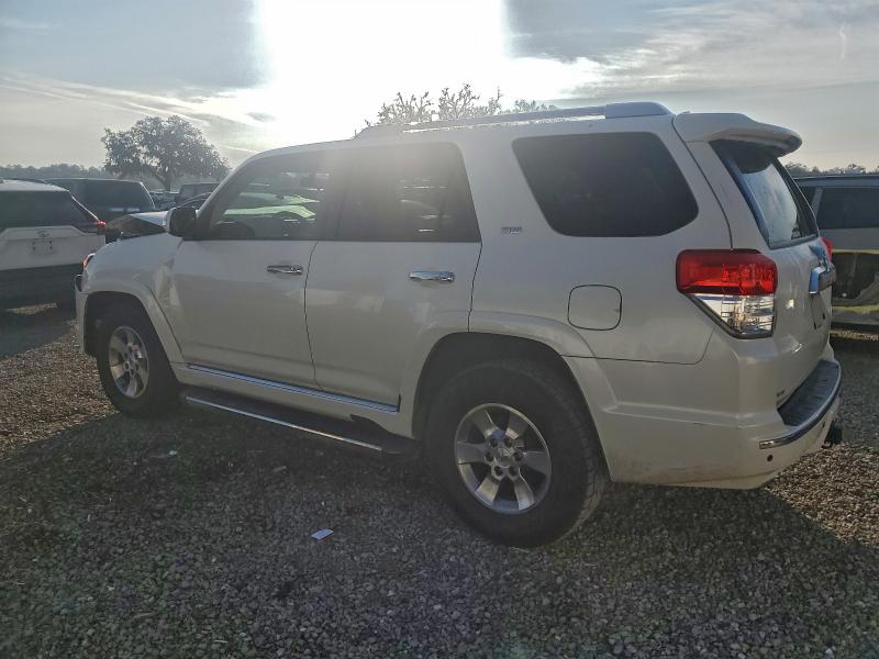 Photo 2 from auction – 2013 TOYOTA 4RUNNER SR with VIN JTEZU5JR3D5047680