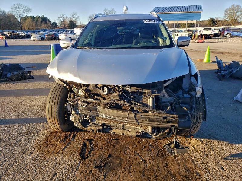 Photo 5 from auction – 2020 NISSAN ROGUE S with VIN 5N1AT2MTXLC765730